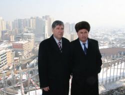 Cezayirli Vali Gezdi, Belediye Başkanı Fotoğrafladı