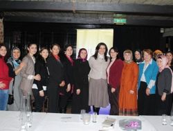 İsveç’teki Kululu Kadınlar, Ayşe Türkmenoğlu’nu Misafir Etti