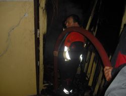 Kemer'de Bir Ev Yandı