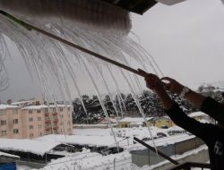 Bitlis’te 3 Metrelik Sarkıtlar Oluştu