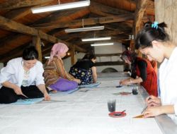 İznik Çinisi Tokai Metrosunu Süsleyecek