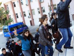 Göz Altına Alınan Kesk'çiler Adliyeye Sevk Edildi