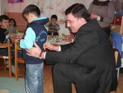 Anasınıfı Öğrencilerine Eşofman Takımı