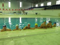 Minikler Yüzme Öğrenmeye Başladı