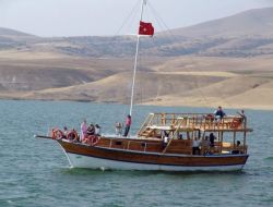 Yamula Barajı Üzerinde Çalışan Teknelere Ruhsat Zorunluluğu