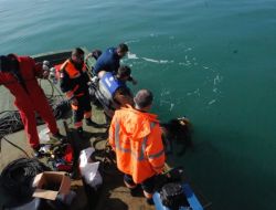 DALGIÇLAR GEMİYİ GÖRÜNTÜLEDİ