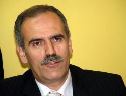 Türkçe Yaşayıp, İngilizce Kaydediyor