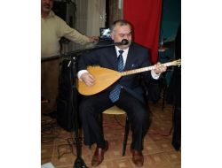 Kaymakam Saz Çaldı, Depremzedeler Türkü Söyledi