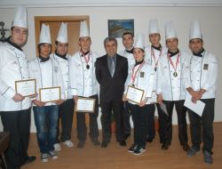 Muğla Üniversitesi'nin Genç Aşçıları Uluslararası Yarışmada İkinci Oldu