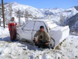 Kardan Araba Görenleri Şaşırtıyor
