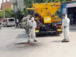 Balıkesir'de Kar Tuzlaması Sebebiyle Bozulan Asfaltlar Onarılıyor