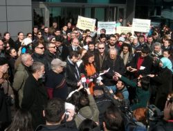 Tiyatroculardan Protesto