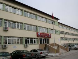 45 Yıllık İlahiyat Fakültesi Binası Tadilatla Pırıl Pırıl Hale Getirildi