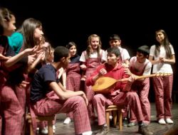 Çocuk Evlerinin Minikleri Tiyatro Sahneledi