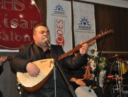 Gökmen, Türkülerini Öğrenciler İçin Söyledi