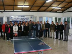 Hastane Personeli Satranç Ve Masa Tenisi Turnuvasında Stres Attı