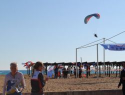 Titreyengöl'de Motorlu Paraşüt Uçuşları Başladı