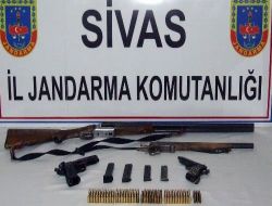 Evinde Ruhsatsız Tabanca Ve Av Tüfeği Bulunduran Şahıs Gözaltına Alındı