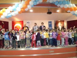 Minikler Harçlıklarını Van'a Okul Olması İçin Biriktirdi