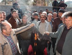 Pazarcılar Yer Değişikliğine Tepki Gösterdi