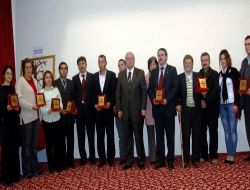 Ölen Yakınlarının Organlarını Bağışlayan Ailelere Plaket Verildi