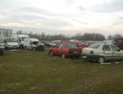 Yeddiemin Parkı Araba Mezarlığına Döndü