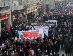 Taksim'deki Hocalı Katliamını Anma Programı Başladı
