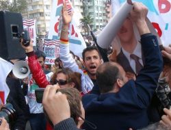 Ödp'liler, Esed Posterlerine İzin Vermedi