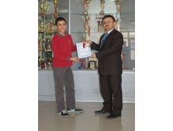 Üftadeli Öğrenciye Spor Afişi Birincilik Getirdi