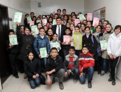 Dar Gelirli Ailelerin Çocuklarına 10 Bin Kitap Dağıtıldı