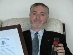 Belçika’da İslam Dersi Öğretmenine Kraliyet Üstün Hizmet Madalyası