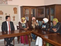 Somalili Öğrenciler Dündar'ı Ziyaret Etti