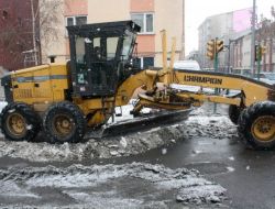 Kar Kapatıyor Belediye Ekipleri Açıyor