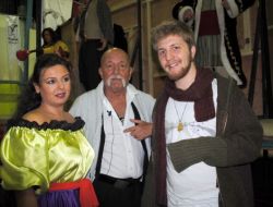 Sanat Yaşamının 49 Yılında Oğlu Ve Kızıyla Tiyatro Sahnesinde Buluştu