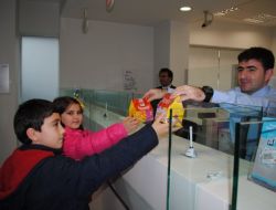 Sema Koleji Öğrencileri Harçlıklarını Van'a Gönderdi