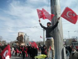Saadet Partililerden Taksim’de 28 Şubat Protestosu