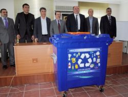 Çevreci Bidonlarla Öğrenciler Çöp Ayrıştırmada Bilinçlenecek