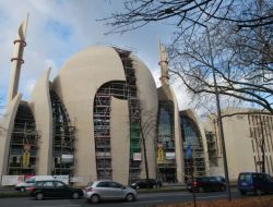 Köln Camii Yönetimi, Alman Mimarla Yeniden Anlaştı