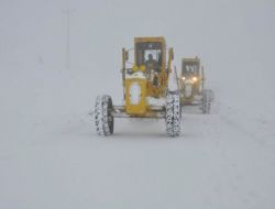 Yozgat'ta Tipi 100 Köy Yolunu Ulaşıma Kapandı