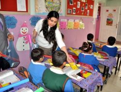 Fatih Üniversitesi'nden Köy Okuluna Yardım Eli