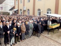 Kur'an Aşığı Önden Hoca, Toprağa Verildi