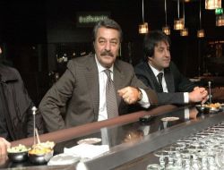 Kadir İnanır trafik kazası geçirdi!