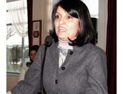 "Kadınlar Özgürlük Maskesi Adı Altında Sömürülüyor"