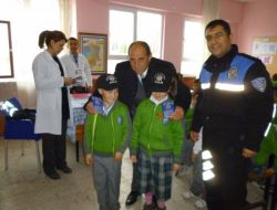 Minik Öğrenciler Trafikte Kurallara Uymayan Velilerine Ceza Kesecek