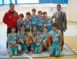 İkbal İlköğretim Okulu Basketbol Ve Voleybolda Şampiyon Oldu