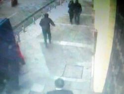 Bankanın Para Çuvalının Çalınması Güvenlik Kameralarına Yansıdı