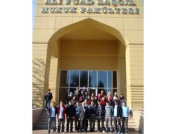 Fezalı Öğrenciler Omü Hukuk Fakültesi'nde Derse Girdi