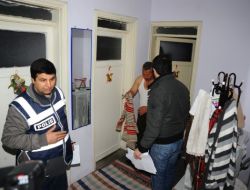 Gündüz Eylem Gece Hırsızlık Yapıyorlar