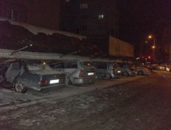 İstinat Duvarı 8 Aracın Üstüne Çöktü