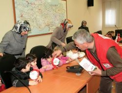 Minik Öğrencilerin Harçlıkları Depremzede Çocuklara Bağışlandı